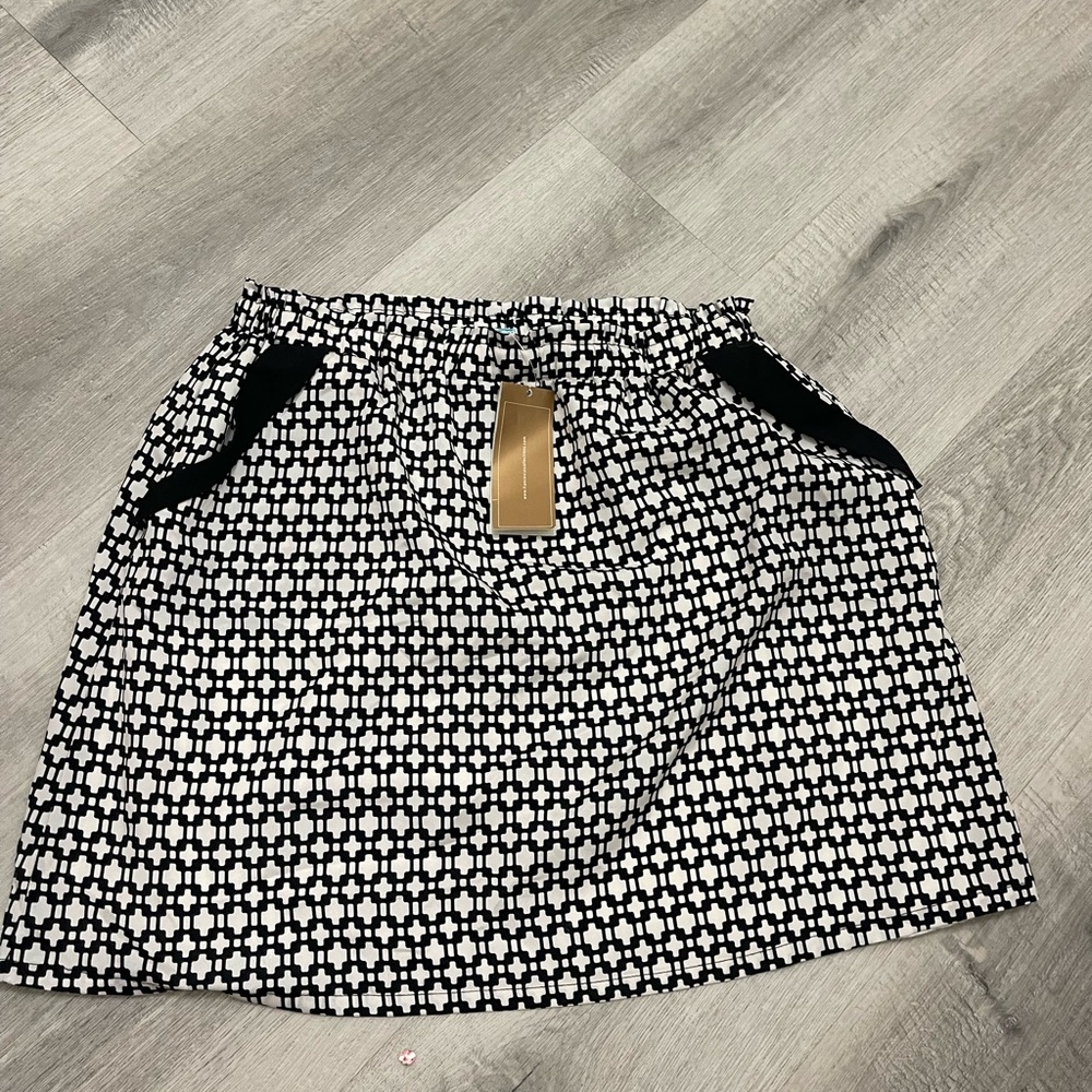 Francesca's Collections Black and White Skater Mini Skirt